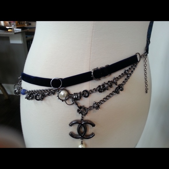 STUNNING ONE OF A KIND CHANNEL BELT - Picture 6 of 8